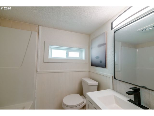 6800 Se DUKE St, Portland, OR 97206
