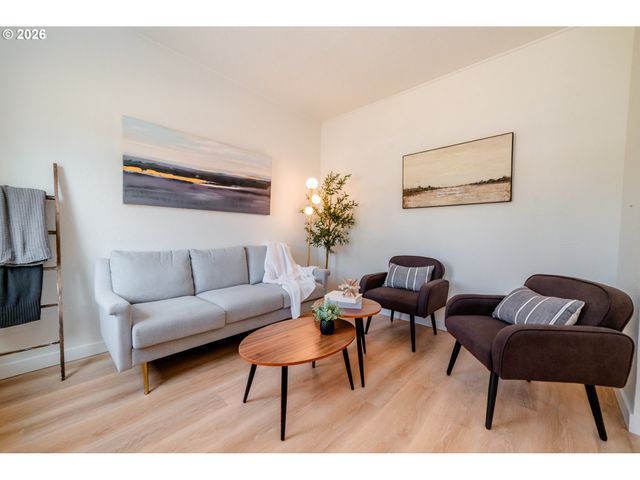 6800 Se DUKE St, Portland, OR 97206
