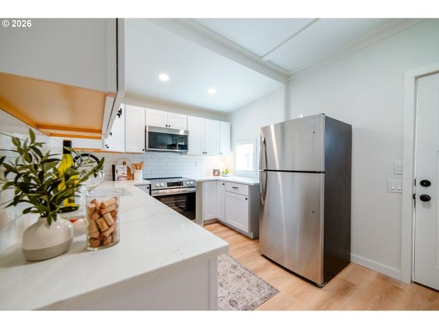 6800 Se DUKE St, Portland, OR 97206