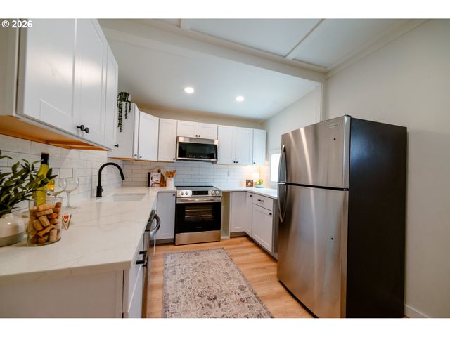 6800 Se DUKE St, Portland, OR 97206