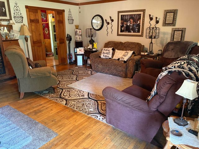 300 11th Street SW, Demotte, IN 46310