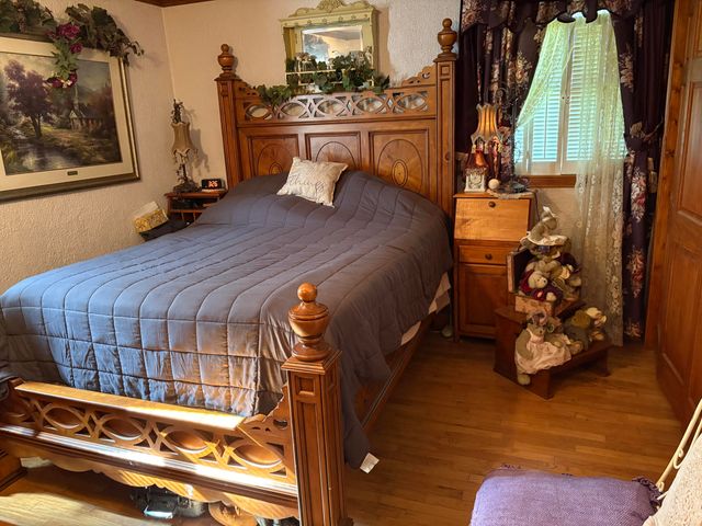 300 11th Street SW, Demotte, IN 46310