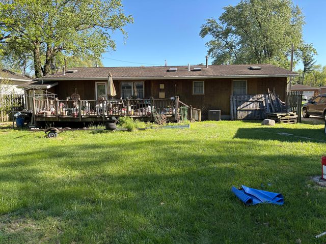 300 11th Street SW, Demotte, IN 46310
