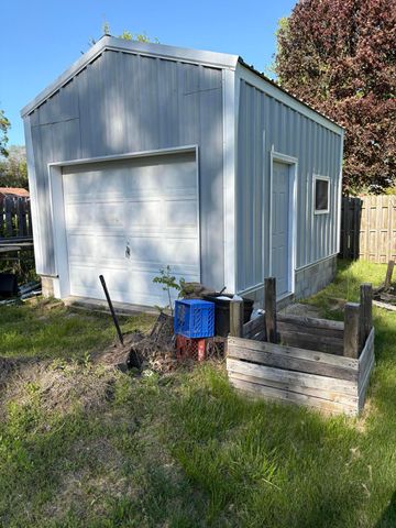 300 11th Street SW, Demotte, IN 46310