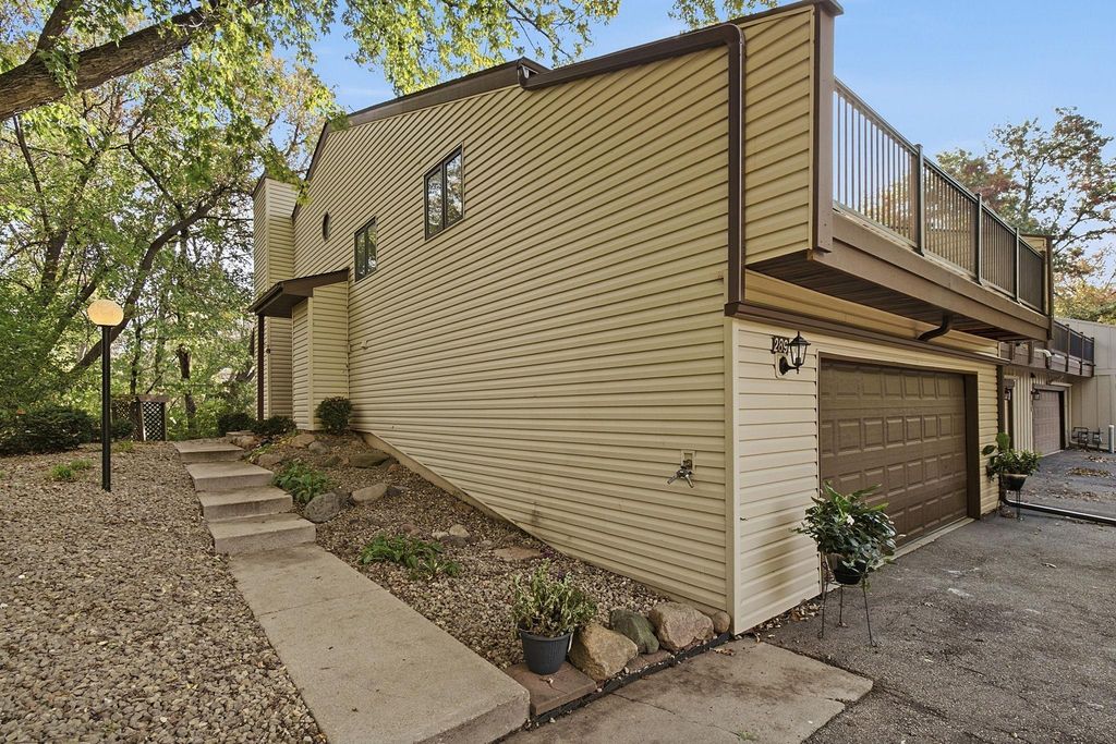 289 River Woods Lane, Burnsville, MN 55337 — exterior