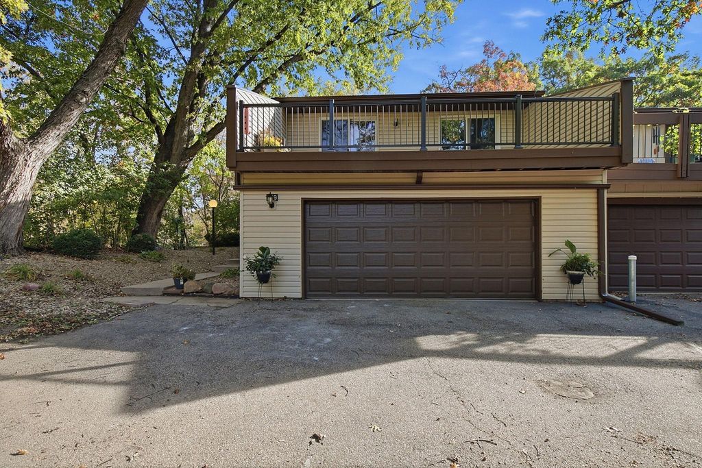 289 River Woods Lane, Burnsville, MN 55337 — photo 2