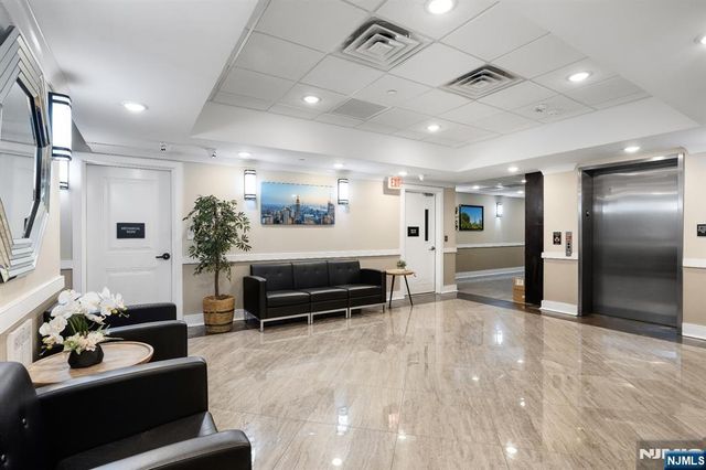 28 Bright Street 306, Jersey City, NJ 07302