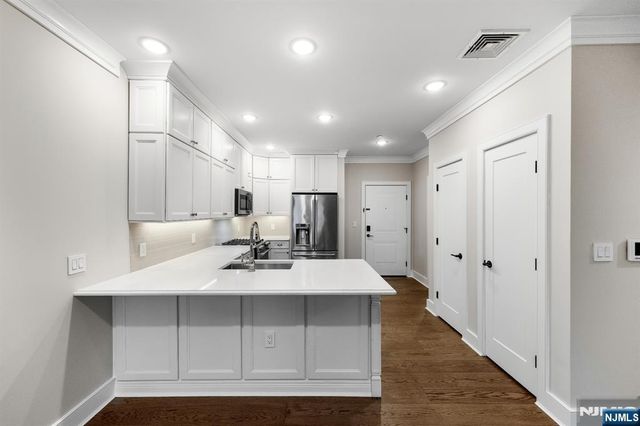 28 Bright Street 306, Jersey City, NJ 07302