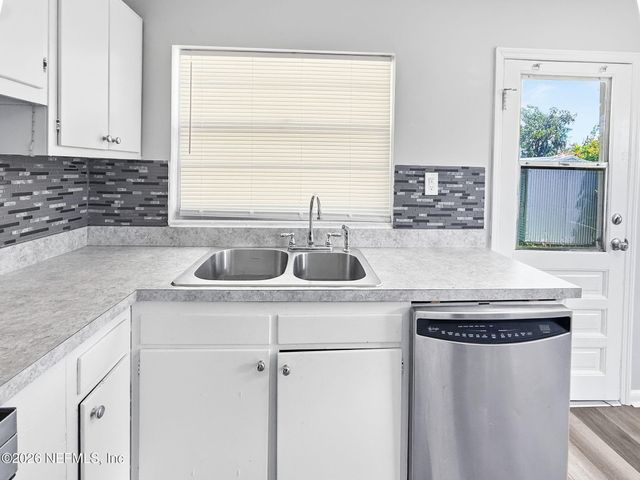 6043 MALCONE Lane, Jacksonville, FL 32244