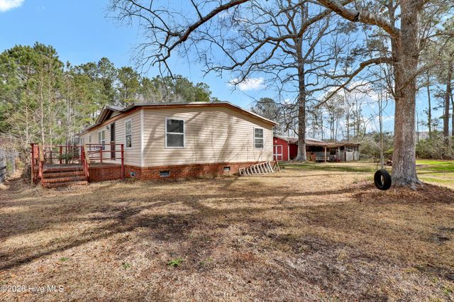 1098 Hoover Road, Hampstead, NC 28443