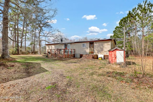 1098 Hoover Road, Hampstead, NC 28443