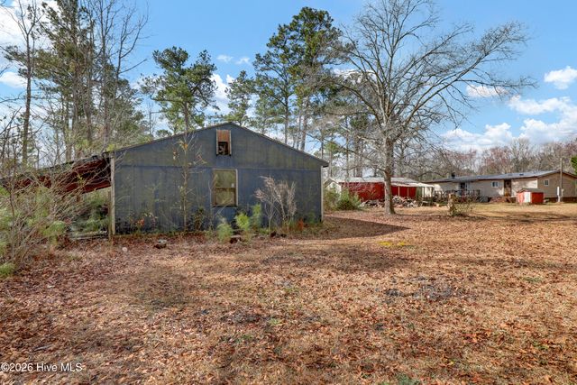 1098 Hoover Road, Hampstead, NC 28443