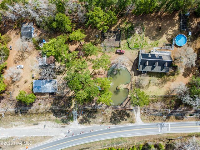 1098 Hoover Road, Hampstead, NC 28443