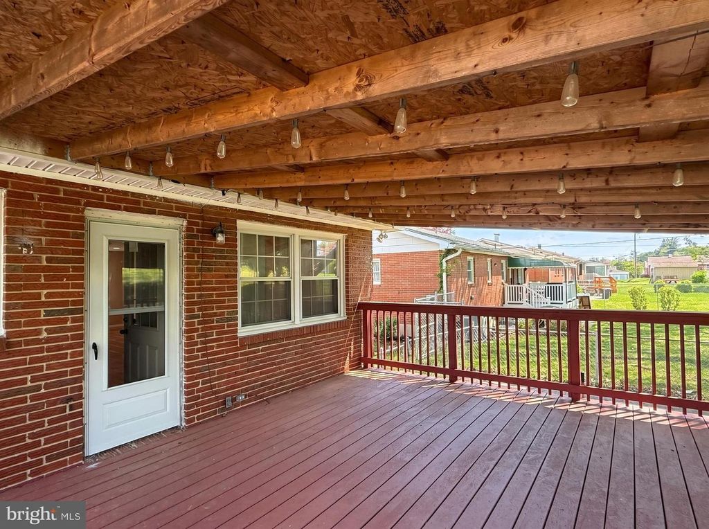 Image 13 of property listing at 8907 MAPLEBROOK RD, Randallstown, MD 21133