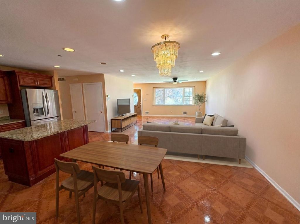 Image 3 of property listing at 8907 MAPLEBROOK RD, Randallstown, MD 21133