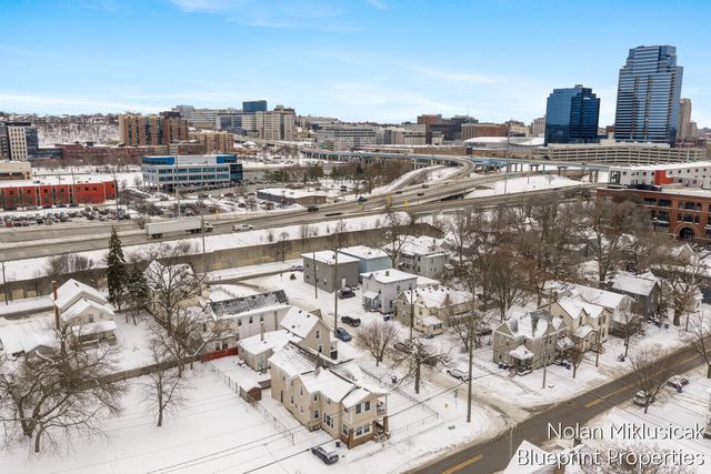 700 Broadway Avenue, Grand Rapids, MI 49504