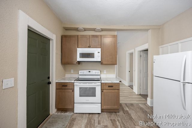 700 Broadway Avenue, Grand Rapids, MI 49504