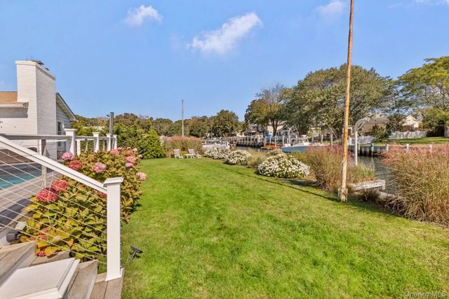 13 Marlin Road, East Quogue, NY 11942