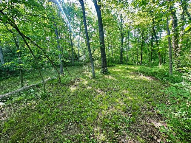 8360 Waverly Road, De Soto, KS 66018