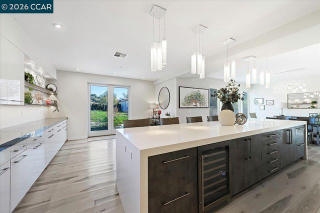 1540 Finley Rd, Danville, CA 94588