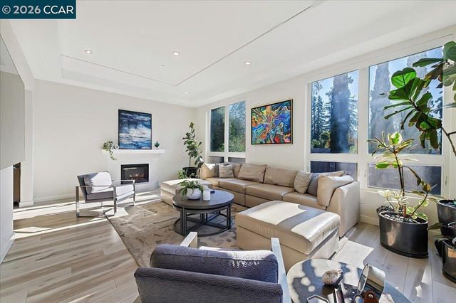 1540 Finley Rd, Danville, CA 94588