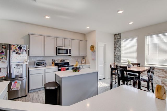 3209 Elk Camp Road, Aubrey, TX 76227