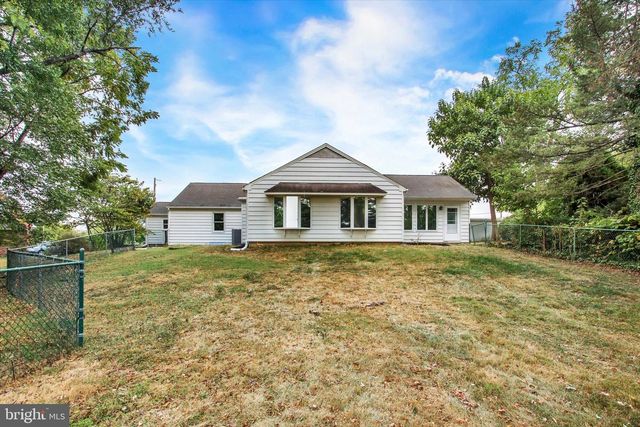 22 RITA MARIE AVE, Littlestown, PA 17340