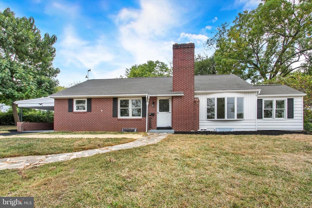 22 RITA MARIE AVE, Littlestown, PA 17340