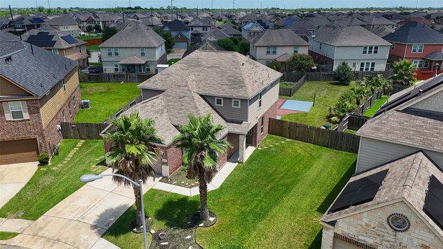2702 Modano Court, Fresno, TX 77545