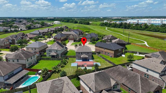 2702 Modano Court, Fresno, TX 77545