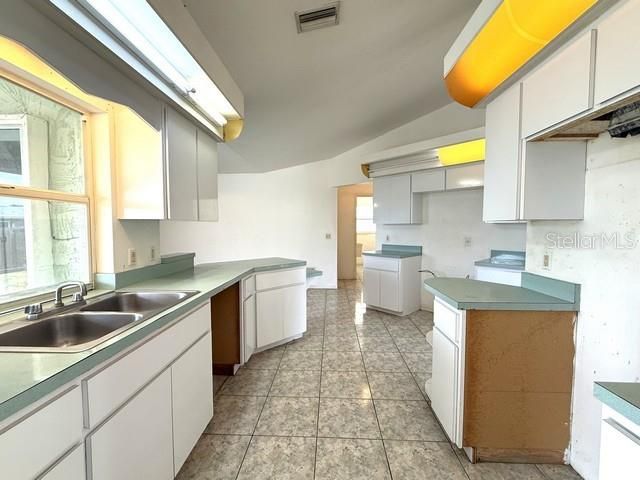 1241 S VENICE BOULEVARD, Venice, FL 34293