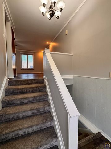 3036 SW Boswell AVE, Topeka, KS 66611