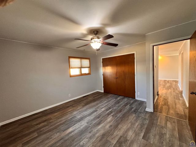 3036 SW Boswell AVE, Topeka, KS 66611