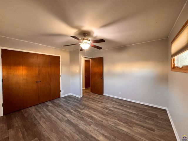 3036 SW Boswell AVE, Topeka, KS 66611