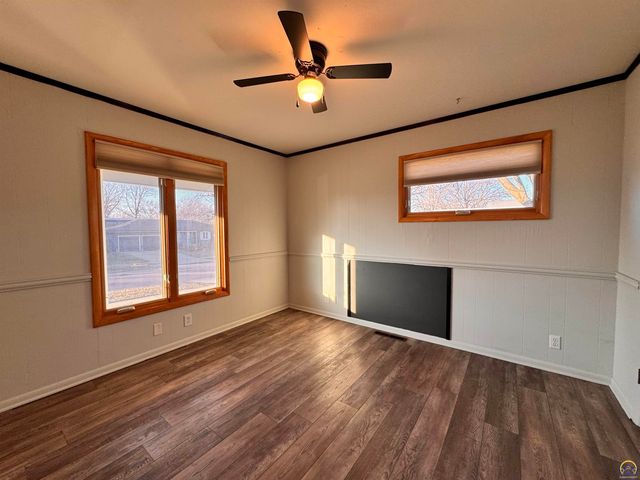 3036 SW Boswell AVE, Topeka, KS 66611