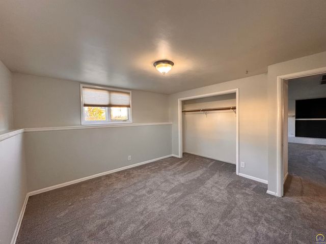 3036 SW Boswell AVE, Topeka, KS 66611