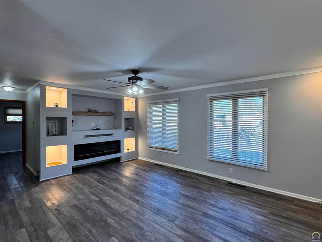 3036 SW Boswell AVE, Topeka, KS 66611