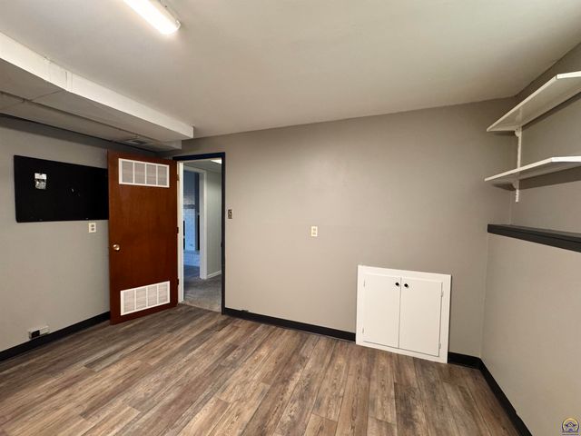 3036 SW Boswell AVE, Topeka, KS 66611