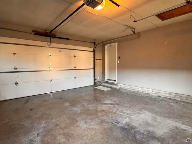 3036 SW Boswell AVE, Topeka, KS 66611