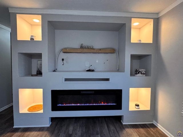 3036 SW Boswell AVE, Topeka, KS 66611