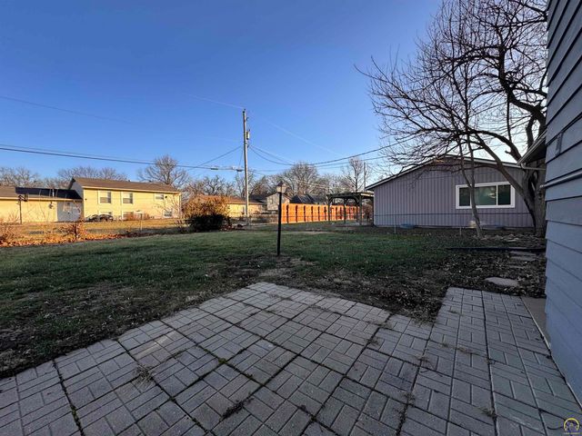 3036 SW Boswell AVE, Topeka, KS 66611