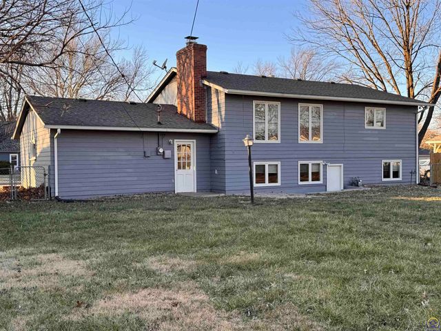 3036 SW Boswell AVE, Topeka, KS 66611