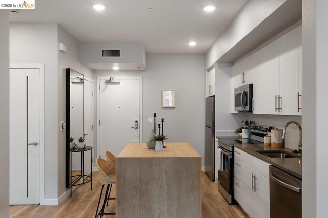 260 Brooklyn Basin Way 427, Oakland, CA 94606