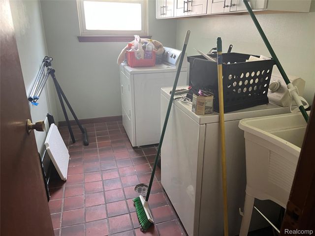 2626 Gemini Drive, Orion Charter Township, MI 48360