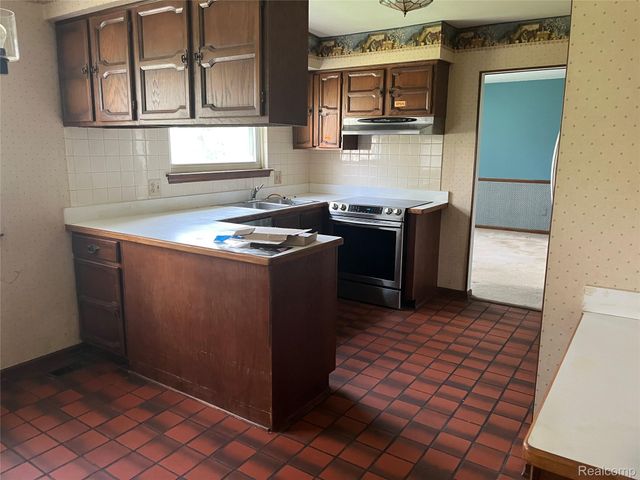 2626 Gemini Drive, Orion Charter Township, MI 48360