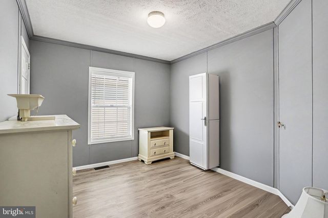 208 TINA LN, New Holland, PA 17557