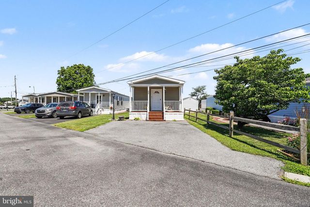 208 TINA LN, New Holland, PA 17557