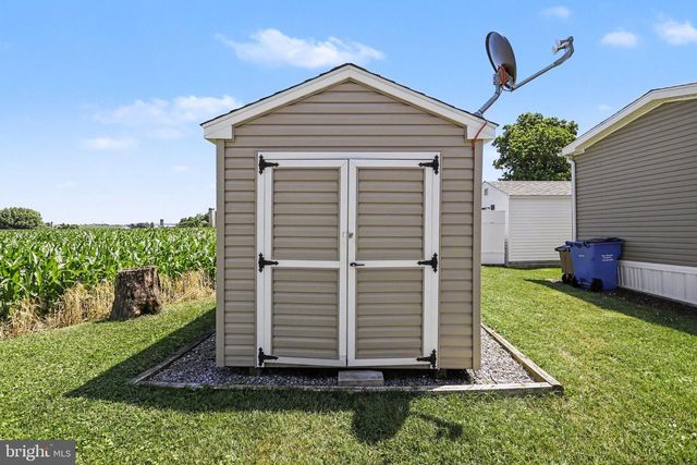 208 TINA LN, New Holland, PA 17557