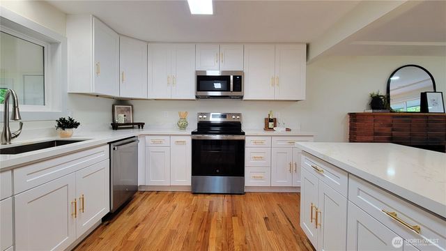 11801 28th Avenue E, Tacoma, WA 98445