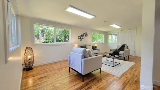 11801 28th Avenue E, Tacoma, WA 98445